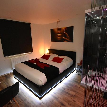 Spa Privatif Love Room, Le Hammam Et Bulles, Chez Nuits Chartraines ชาร์ตร ภายนอก รูปภาพ
