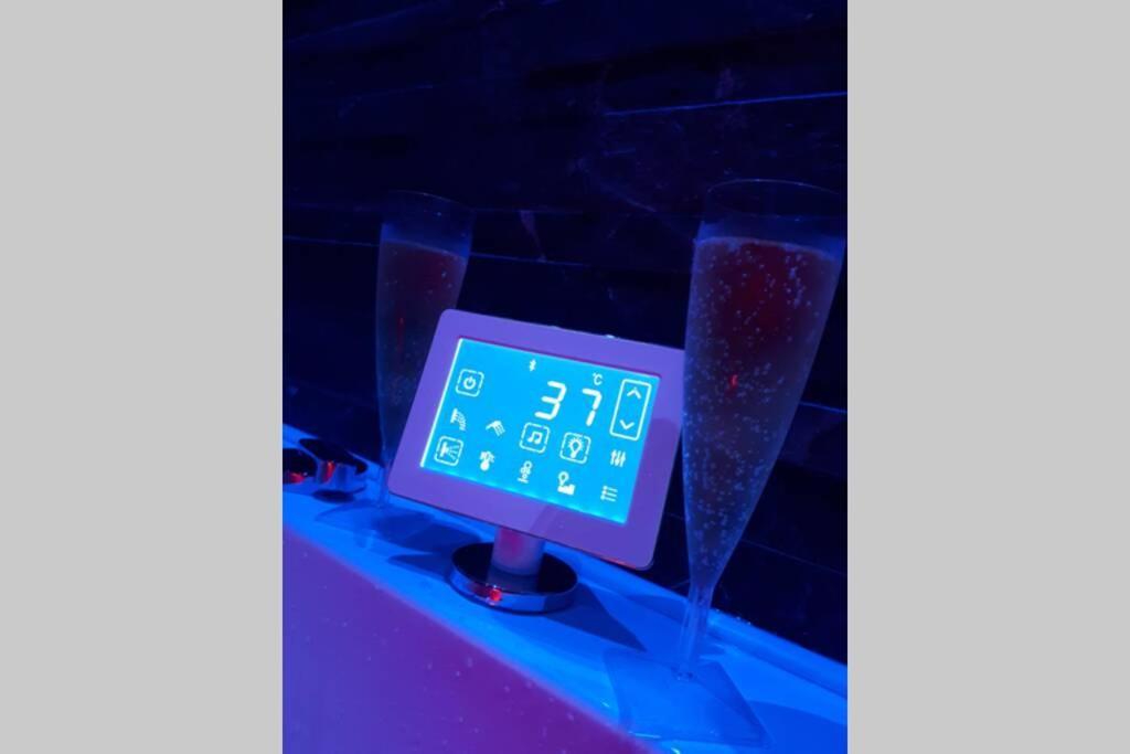 Spa Privatif Love Room, Le Hammam Et Bulles, Chez Nuits Chartraines ชาร์ตร ภายนอก รูปภาพ