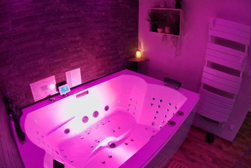 Spa Privatif Love Room, Le Hammam Et Bulles, Chez Nuits Chartraines ชาร์ตร ภายนอก รูปภาพ