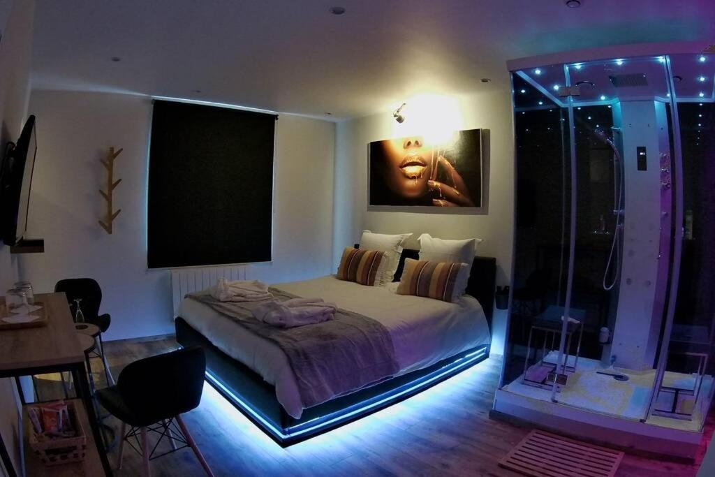 Spa Privatif Love Room, Le Hammam Et Bulles, Chez Nuits Chartraines ชาร์ตร ภายนอก รูปภาพ