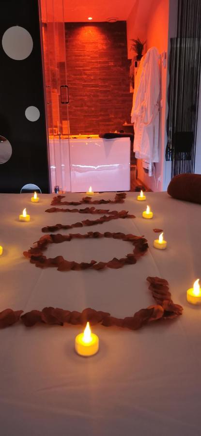 Spa Privatif Love Room, Le Hammam Et Bulles, Chez Nuits Chartraines ชาร์ตร ภายนอก รูปภาพ