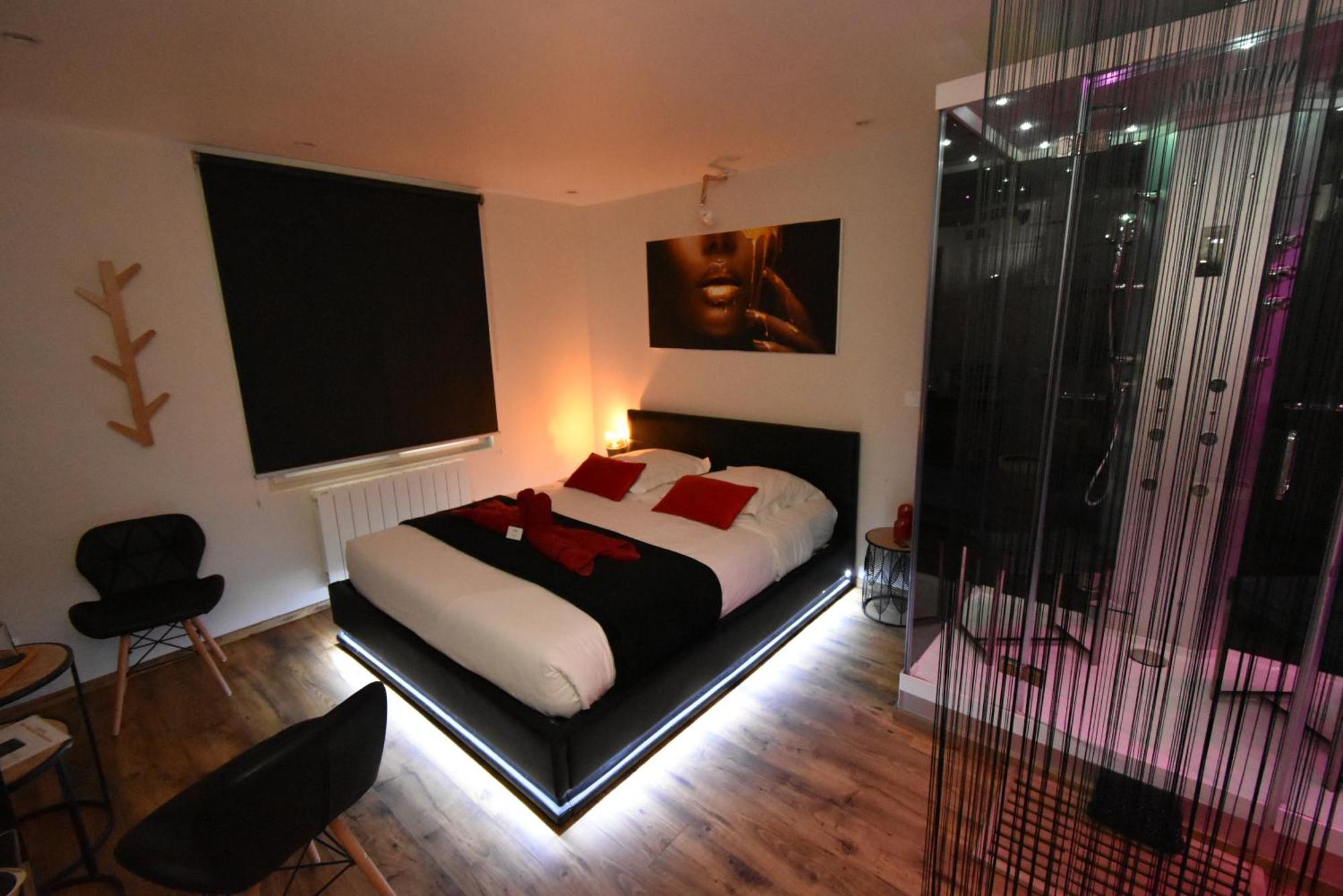 Spa Privatif Love Room, Le Hammam Et Bulles, Chez Nuits Chartraines ชาร์ตร ภายนอก รูปภาพ